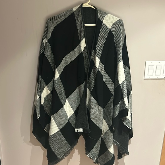 Uniqlo Blanket Scarf - Picture 1 of 2